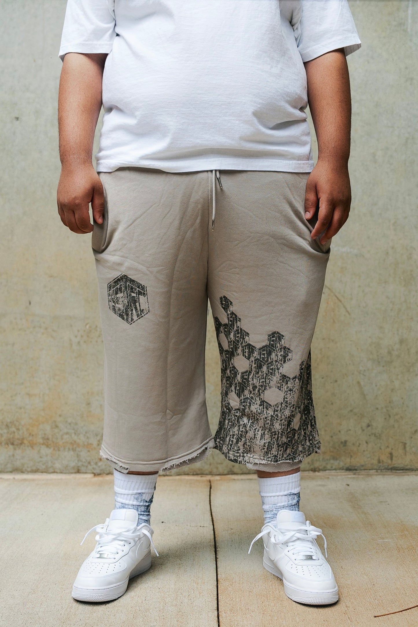 Scale 3/4 Sweatpants (Gray)